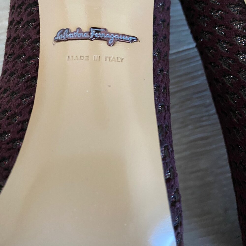 SALVATORE FERRAGAMO Susi Patch Burgundy Suede Pointy Toe Pumps Size 5.5 BNWT - Picture 11 of 15